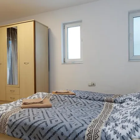 Opera Apartment Varna Apartment *