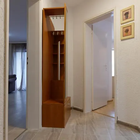 Opera Apartment Varna Warna